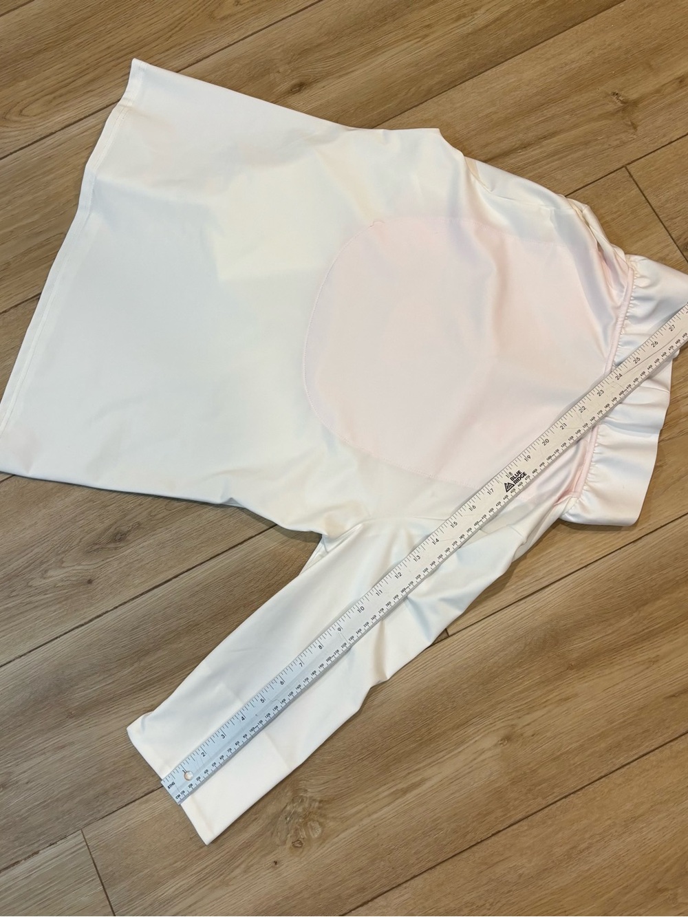 Gretchen Scott Designs solid white 3/4 sleeve V-Neck Ruffle Sleeve Top large l - Picture 5 of 7